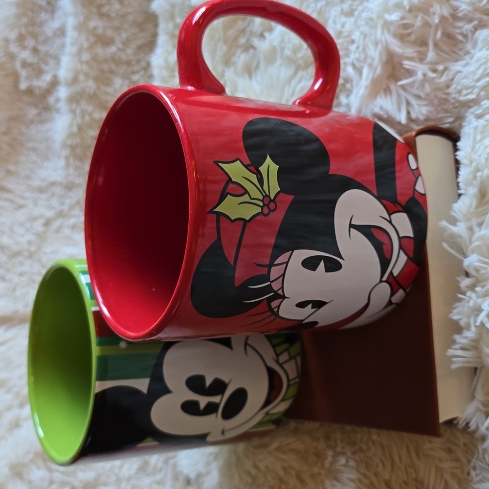 DISNEY Micky and Mini mugs.